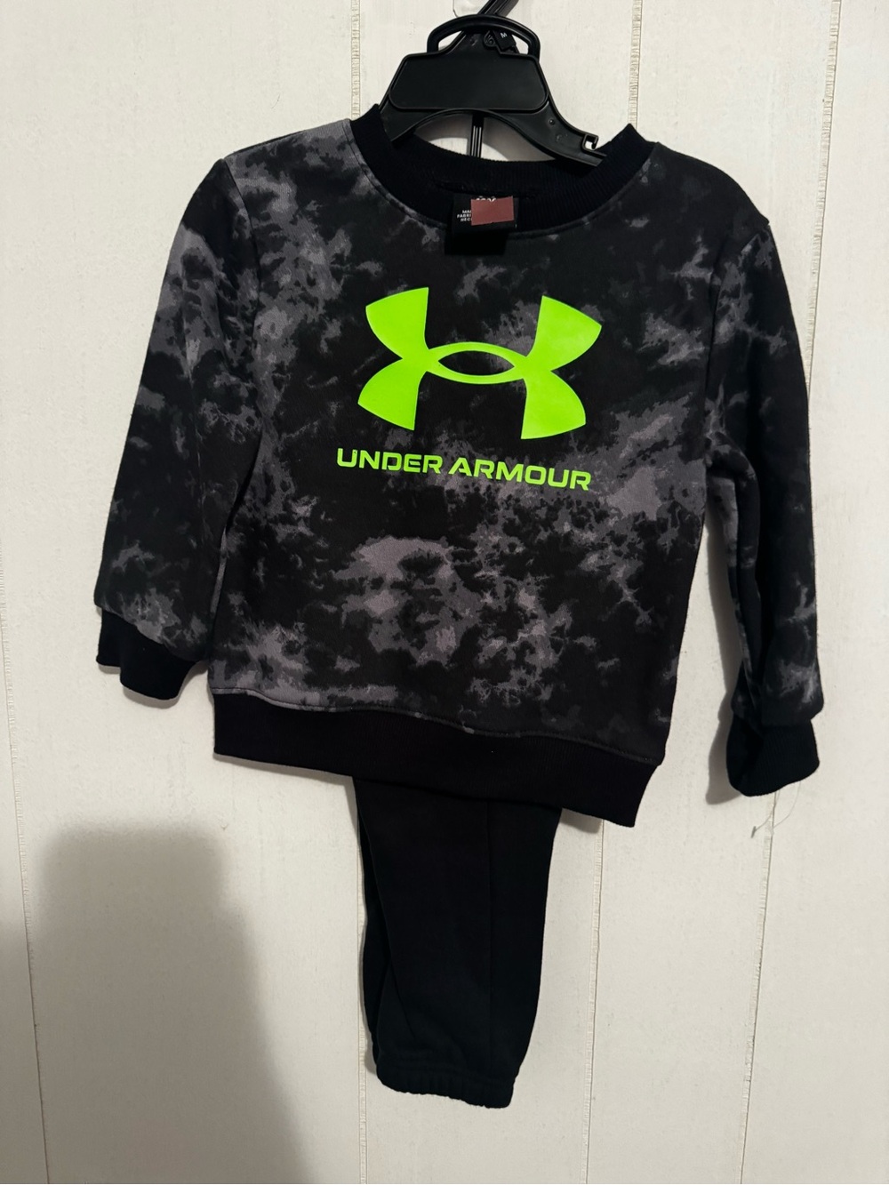 Under Armour Black Gray Tie-Dye Set with Neon Green Logo